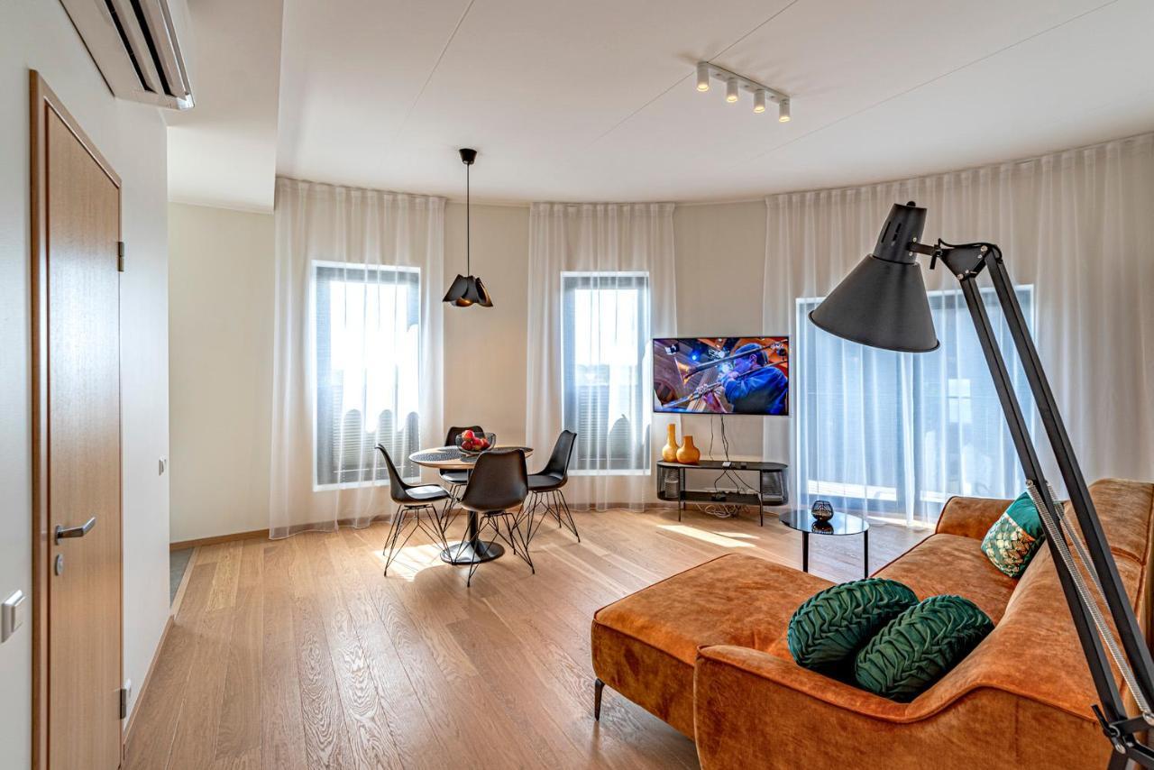 Artisa Riia Str 20B Luxury Penthouse Apartment Tartu Bagian luar foto
