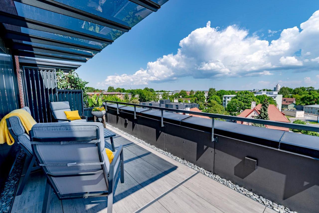 Artisa Riia Str 20B Luxury Penthouse Apartment Tartu Bagian luar foto